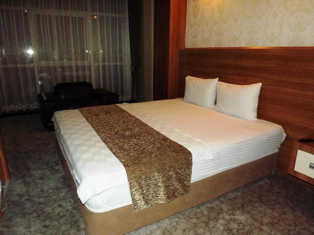 Mesa Hotel Batman Quarto foto